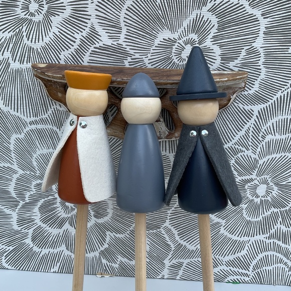 Collection of Scandinavian Wooden Show Puppets Figures King Knight Dragon Wizard - Picture 5 of 16